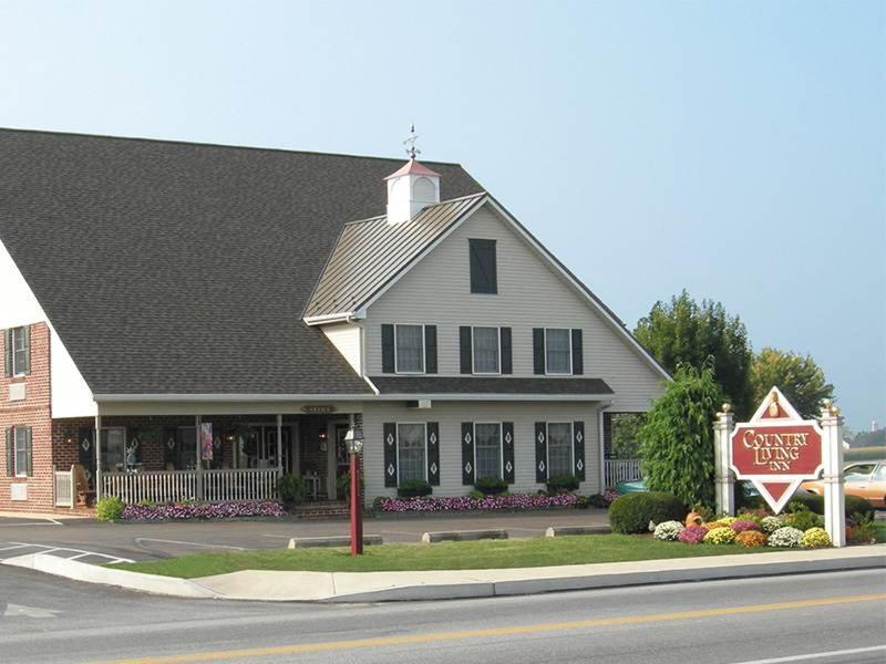 Country Living Inn Smoketown  Exterior photo